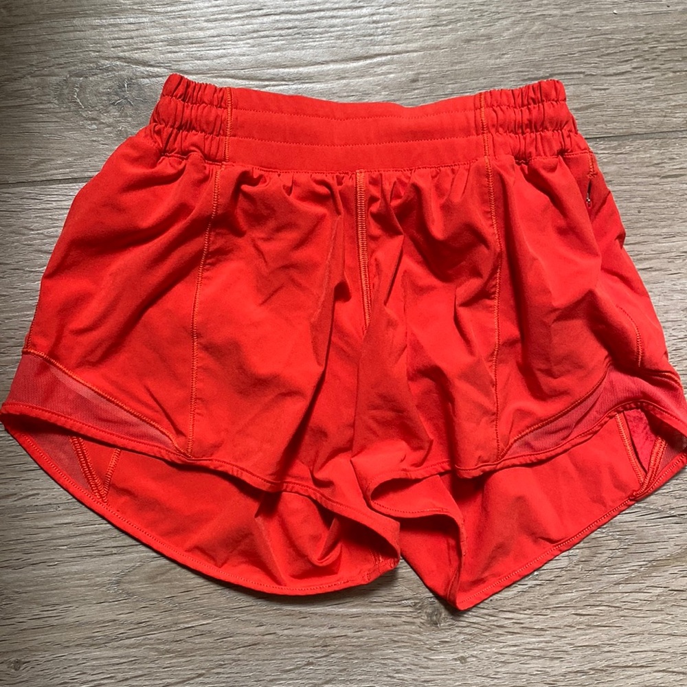 Lululemon Hotty Hot Shorts 4”